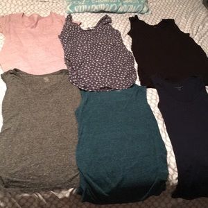 Maternity set 5 tanks 1 tee!! Super cute & comfy!